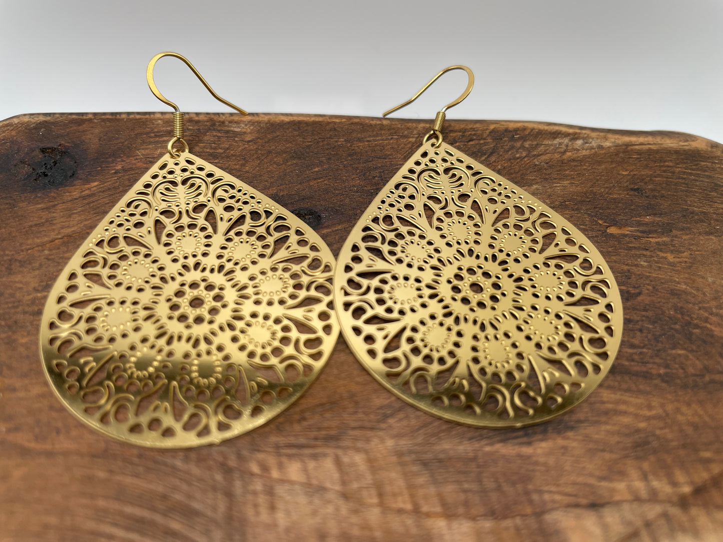 Camilla / 18k Gold Plated Stainless Steel Earrings